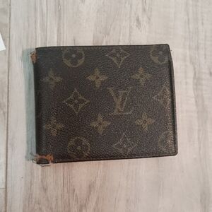 Authentic LOUIS VUITTON Monogram Porte Billet Carte Credit Marco